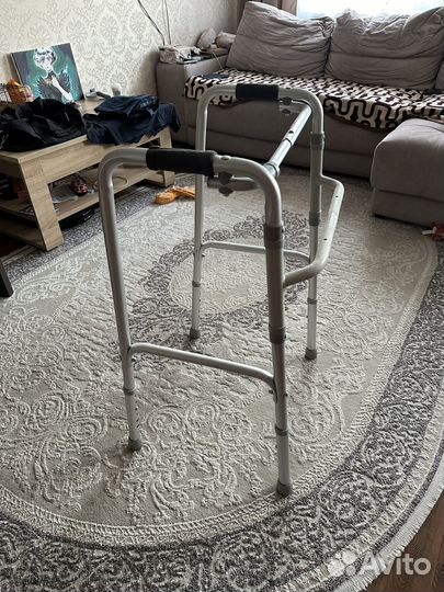 Ходунки для инвалидов и пожилых