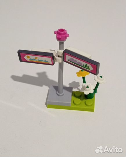 Lego friends Эмма и автомобиль, Эмма на курорте