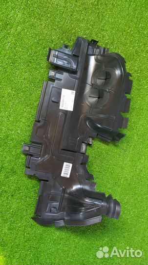 Воздуховод радиатора передний правый Audi Q7