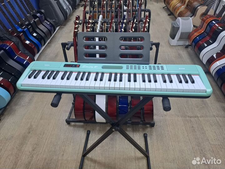 Синтезатор со стойкой