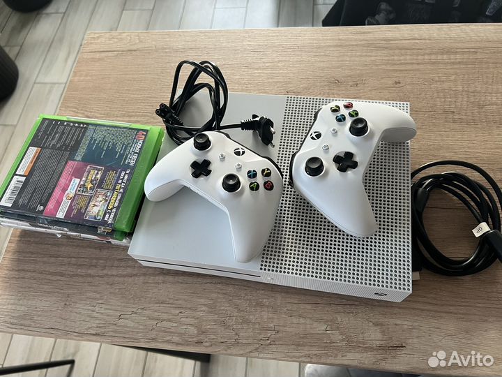 Xbox One s 1tb с играми