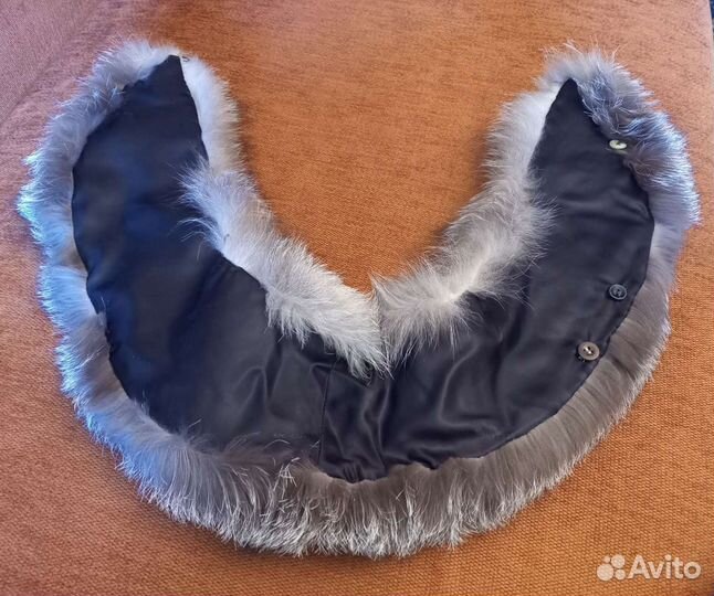 Меховой сьемный воротник-горжетка из чернобурки