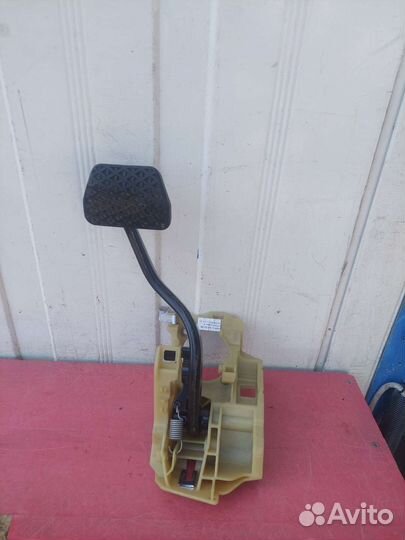 Педаль тормоза BMW 5 E60 N52 B25 aкпп