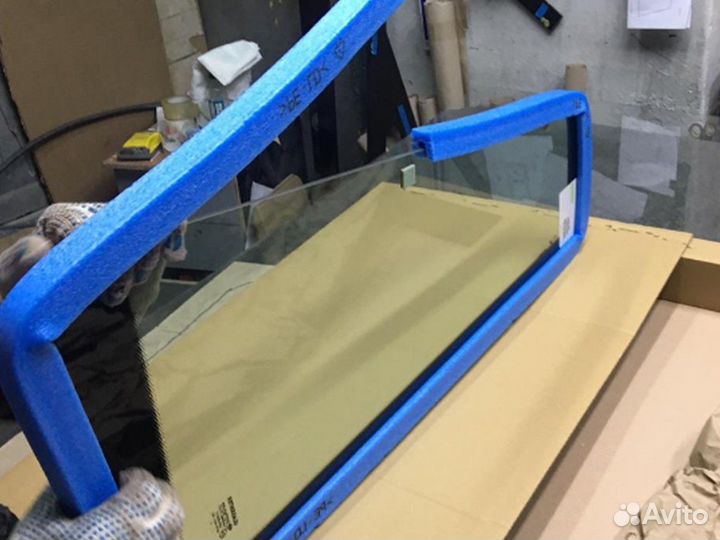 Стекло лобовое правое Hamm