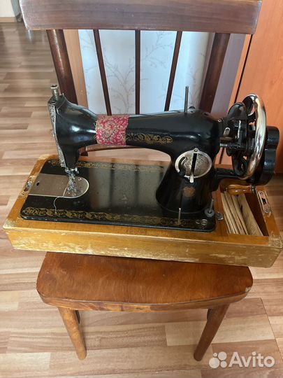 Швейная машина ручная СССР