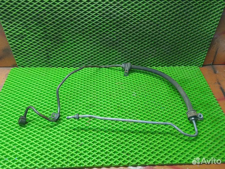 Трубка гура Mitsubishi carisma