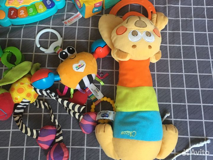 Игрушки для малышей пакетом