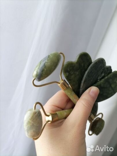 Массажер для лица Гуаша из натурального нефрита