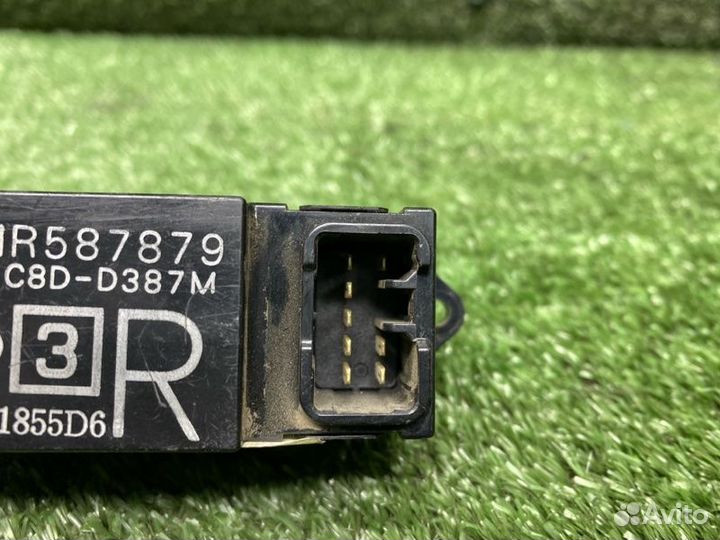 Кнопка стеклоподъемника передняя правая Mitsubishi