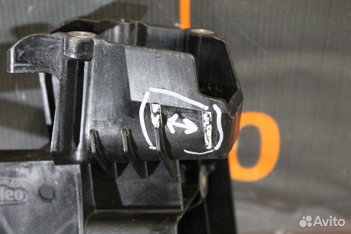 Кронштейн замка капота - Mercedes-Benz GLC X253