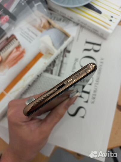 iPhone 11 pro max 256 гб золотистый