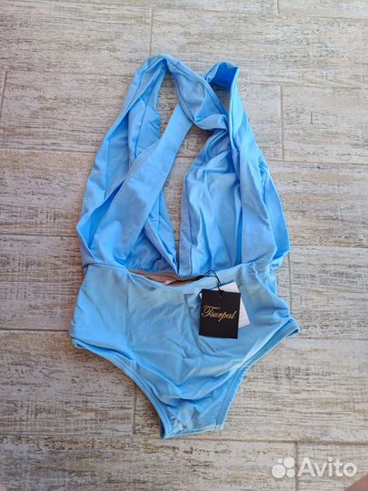 Купальник слитный новый 44