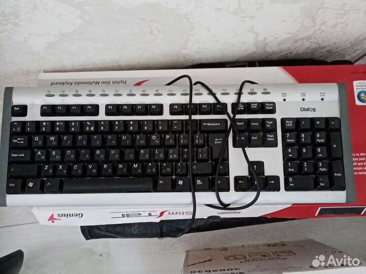 Компьютерная фурнитура