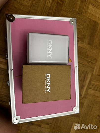 Коробка для/от часов. dkny