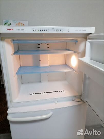 Холодильник Bosch Intelligent Frost Free 40