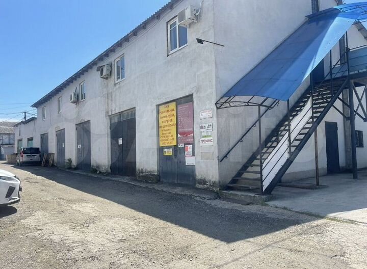 Здание, 843 м²