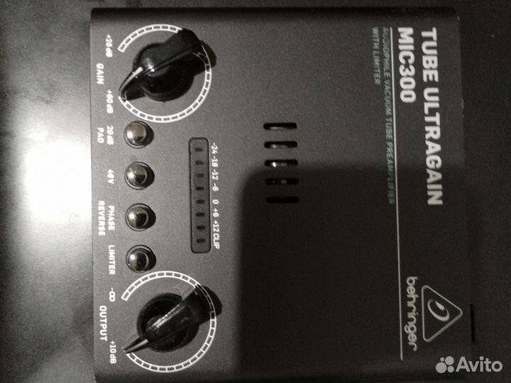 Ламповый предусилитель behringer mic300