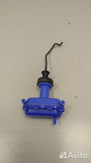 Активатор замка крышки багажника Audi 80