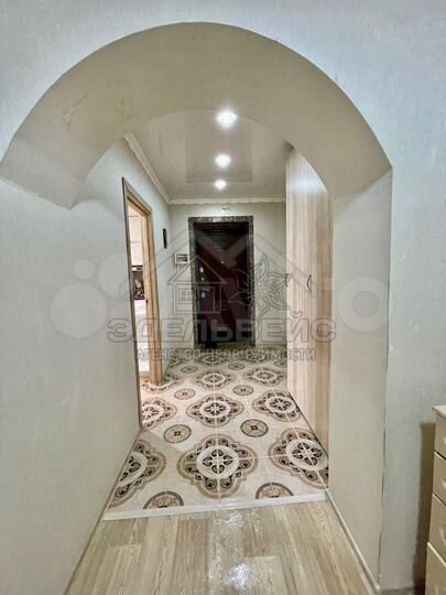 2-к. квартира, 70 м², 2/6 эт.