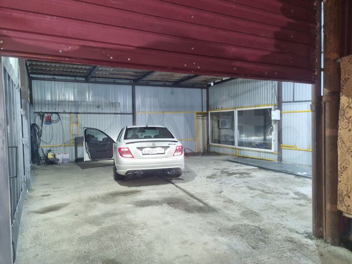 Гараж, > 30 м²