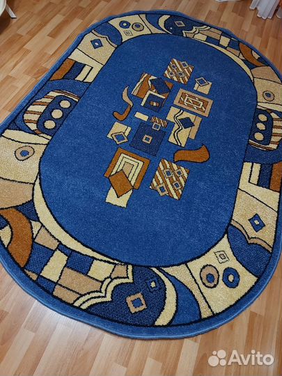 Ковер новый яркие краски