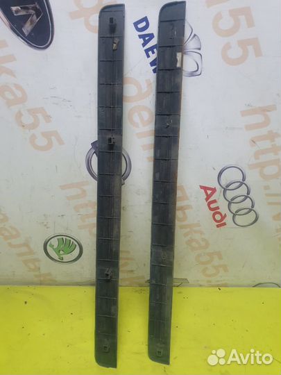 Накладки на внутренние пороги б.у Nissan Primera