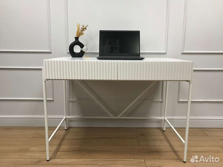 Стол письменный Velvet