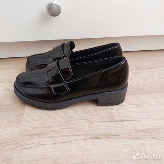 Лоферы новые женские 35 размер