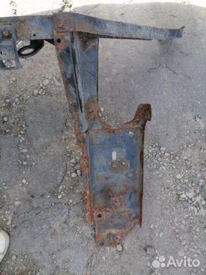 Панель радиатора (телевизор) передний Nissan