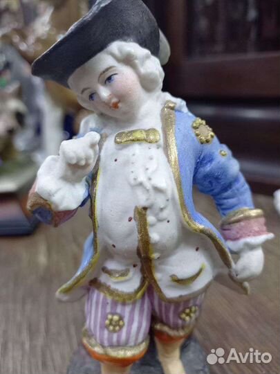 Статуэтка винтажная Кавалер, бисквит, Европа