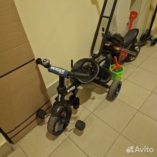 Велосипед с родительской ручкой