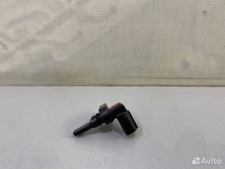 Датчик abs передний левый Toyota Land Cruiser 200