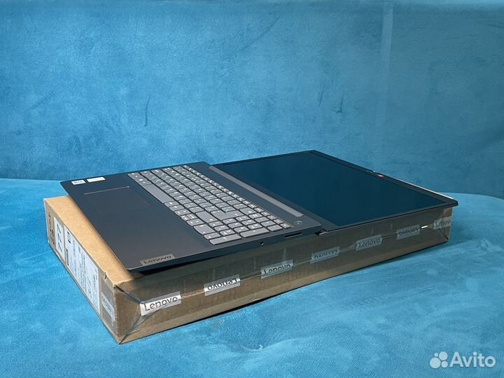 Lenovo V15 13-10110U