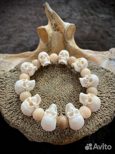 Браслет из черепов-бусин (бивень мамонта)