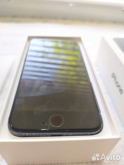 iPhone 8, 64 ГБ