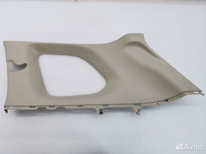 Обшивка стойки задняя правая Mitsubishi Outlander