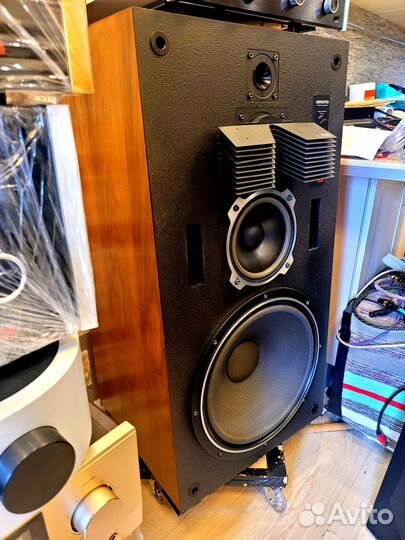 Кто слышит тот слышит а кто нет тому bowers wilkin