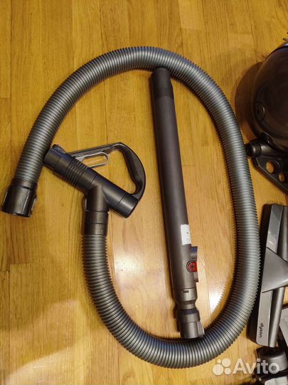 Пылесос Dyson dc52