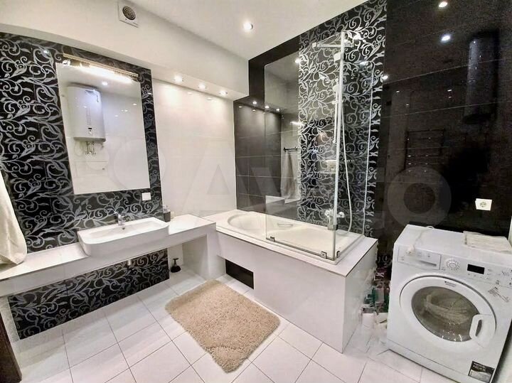 3-к. квартира, 103 м², 2/4 эт.