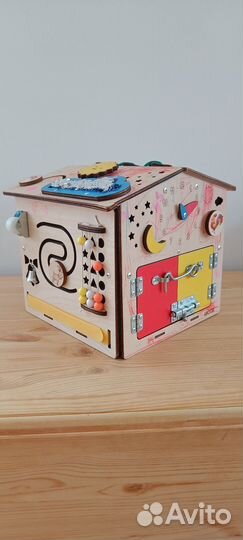 Бизиборд. Каталка-ходунки