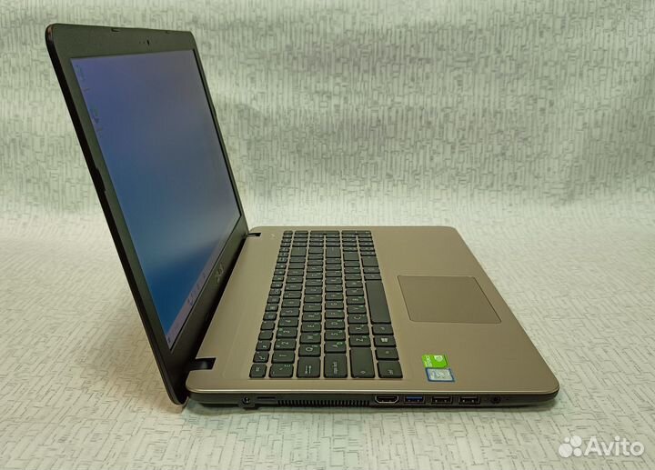 Ноутбук Asus i3-7020U MX110