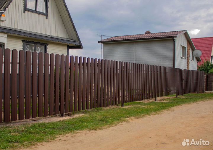 Забор из евроштакетника под ключ