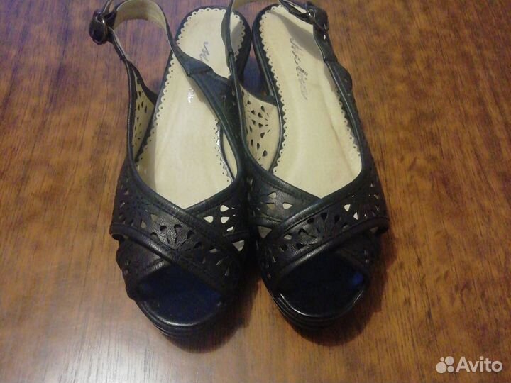 Босоножки кожаные 39р
