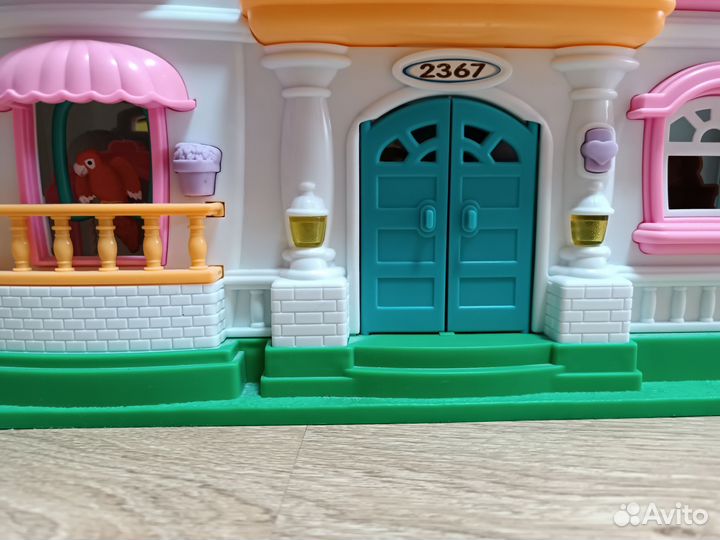 Домик кукольный