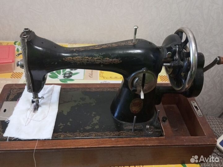 Швейная машина Подольск ручная