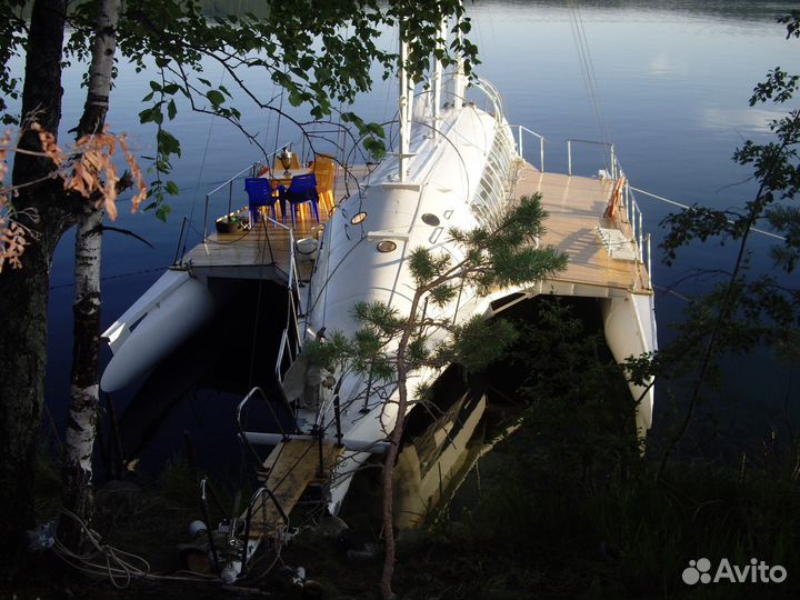 Парусный тримаран