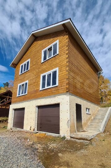 Дом 200 м² на участке 7 сот.