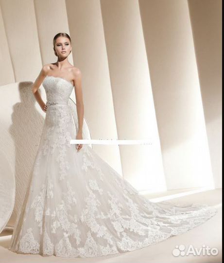 Испанское свадебное платье La Sposa со шлейфом