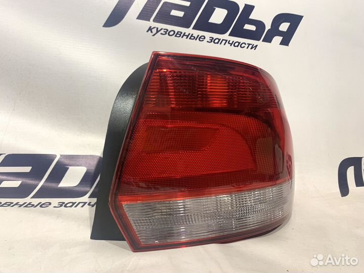 Фонарь задний VW polo 10-14 правый