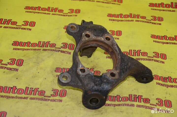 Кулак поворотный передний левый Toyota Auris E150